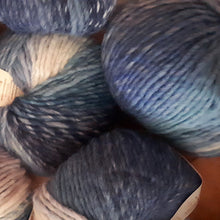 Load image into Gallery viewer, Circular Cowl Knitting Kit
